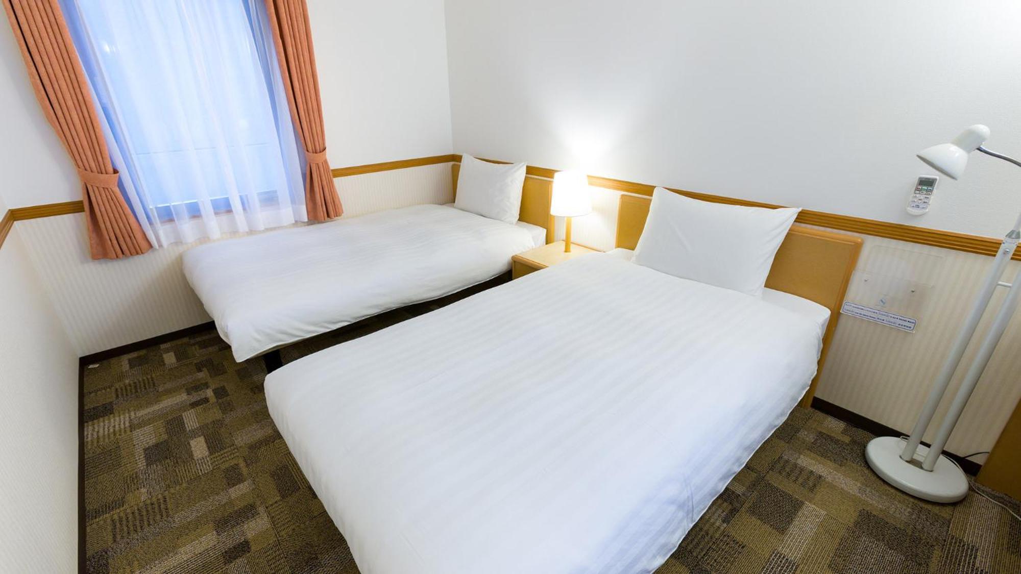 Toyoko Inn Fukuyama-Eki Shinkansen Minami-Guchi Oda fotoğraf